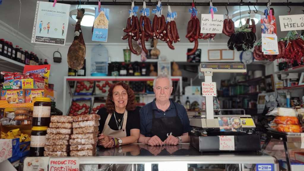 Castilblanco de los Arroyos conserva la tienda tradicional más madrugadora de Sevilla